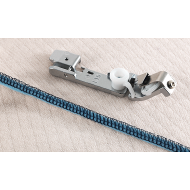 Pied bordure ou pose d'élastique surjeteuse Brother